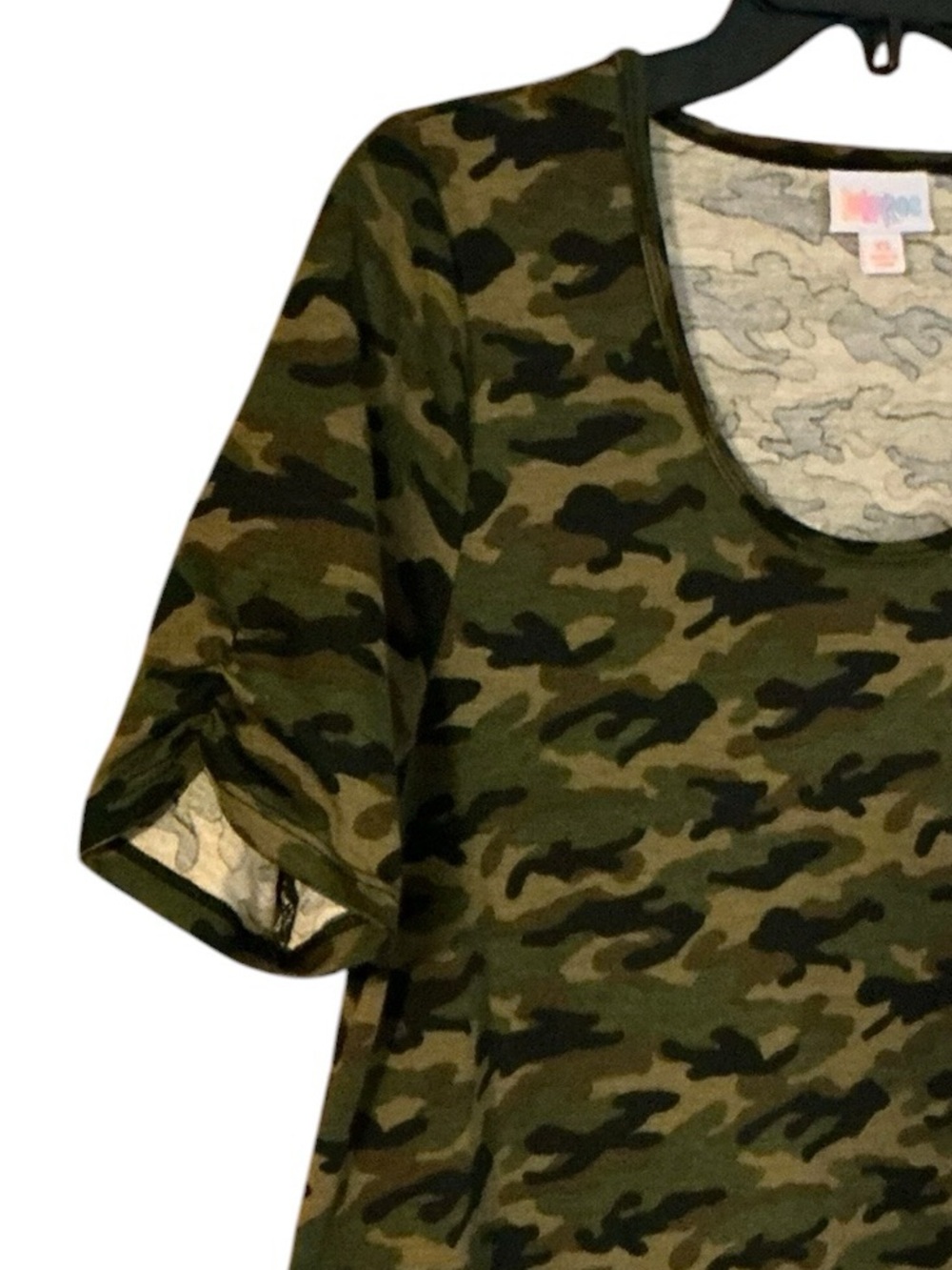 LULAROE Erika Camo Swing Top XS 18” p2p Black/Green Multi EUC - Picture 6 of 10